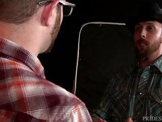 der schwule jakob versucht den dicken schwanz im arsch