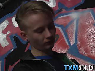 die geilen gays ficken sich im badezimmer