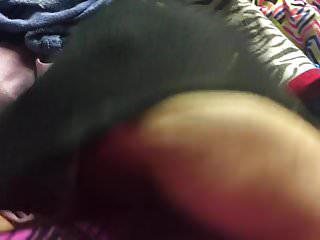 er spritzt in seinen höschen ab