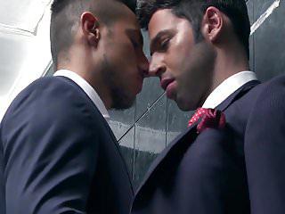 Scharfe Gays in Anzügen