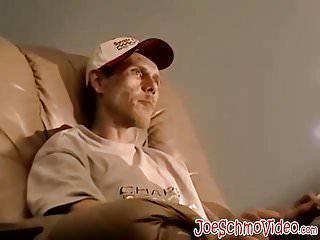 dünner schwarzer kerl fickt mit seinem kumpel nach dem unterricht