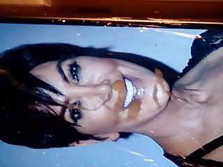 verrückte dame unterrichtet einen kerl über den weg