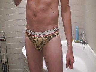 Deutsches Pärchen wichst anal und bläst einen Schwanz