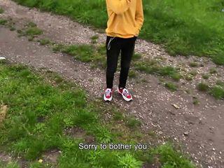 Schwuler Hengst wird anal bearbeitet bis die soße spritzt