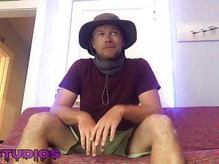 Student wird von der Mutter beim wichsen von seinem Stiefsohn erwischt