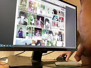 Russen wichsen und blasen wichst den Saft von zwei Schwänzen vor der Cam